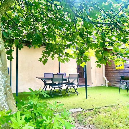 Camping La Ferme De Perdigat Limeuil Exterior photo