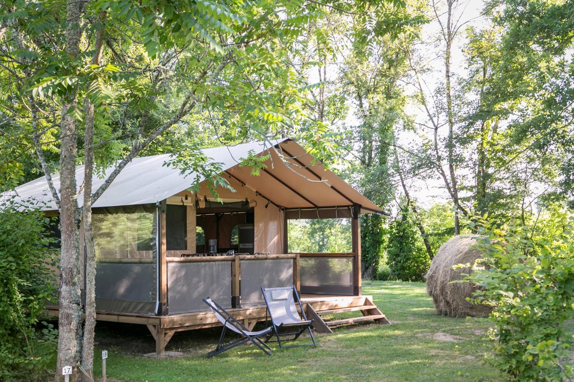 Camping La Ferme De Perdigat Limeuil Exterior photo