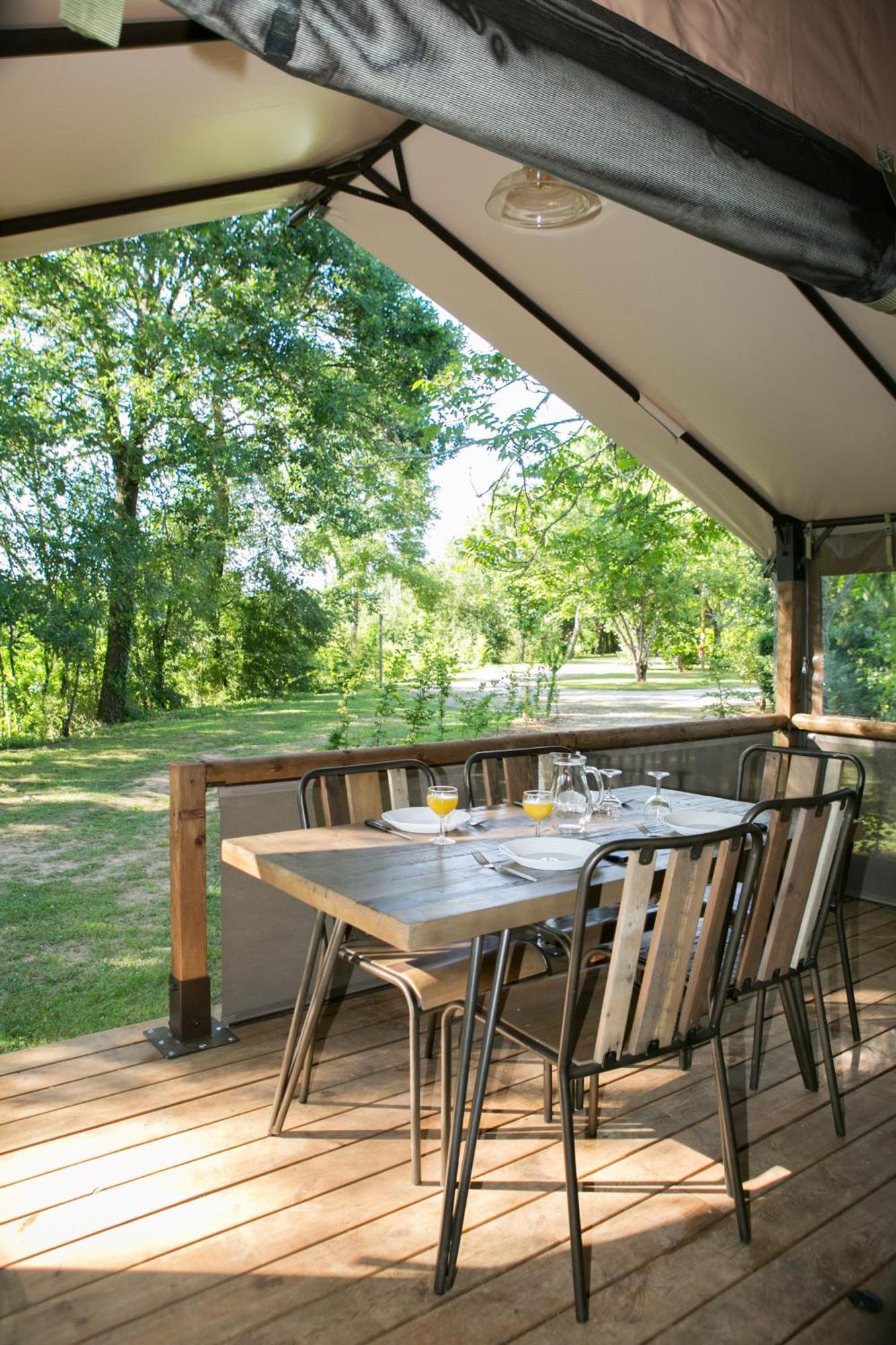 Camping La Ferme De Perdigat Limeuil Exterior photo